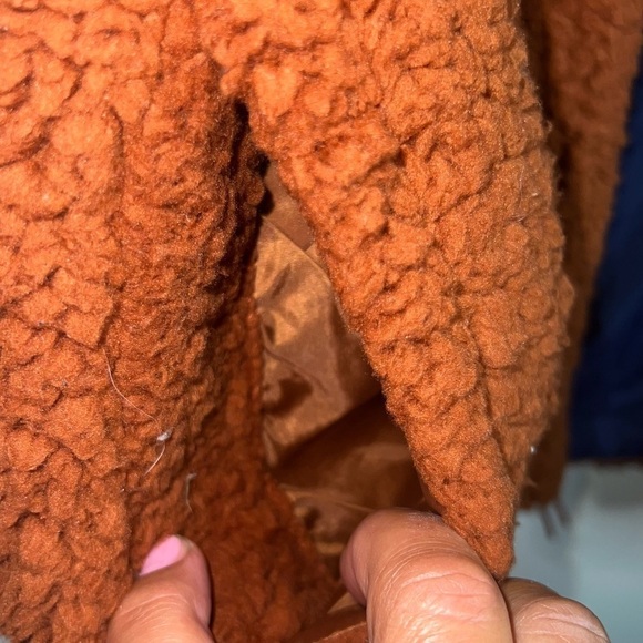 Champion AOP Reversible Deep High Pile Shearling Sherpa Vest Size Medium NWT - Picture 11 of 15